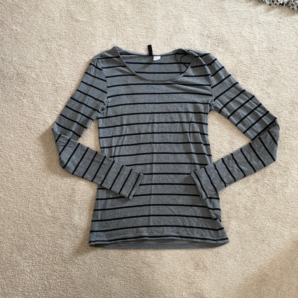 Women’s grey striped shirt
